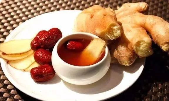 Chinese Ginger Tea with Red Dates