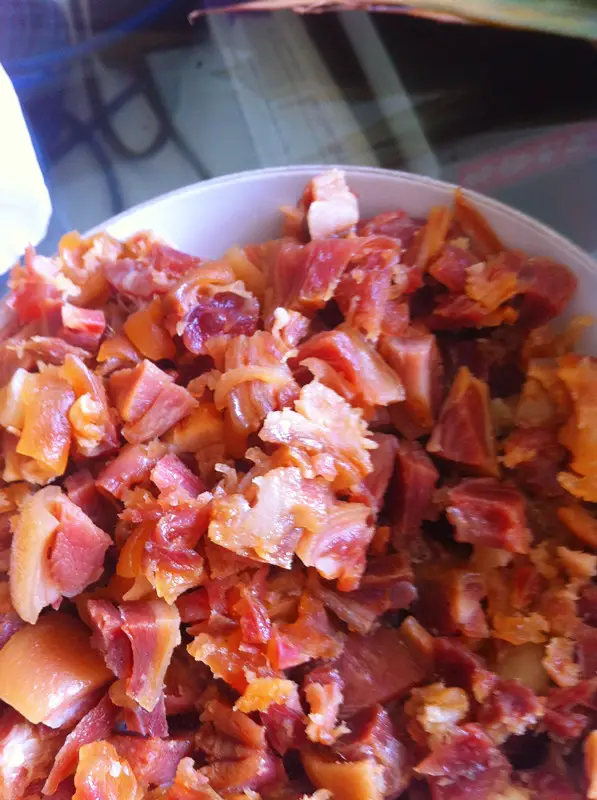 Take a large piece of Jinhua ham steamed
