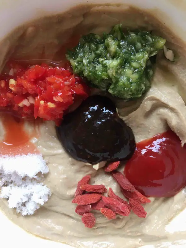 Put the other seasonings into the mash.