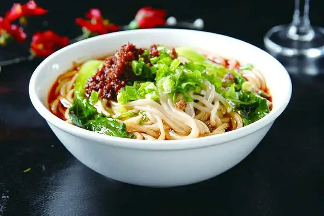 Half Dy Dandan Noodles Cooking Class with Local Spice Market Visit