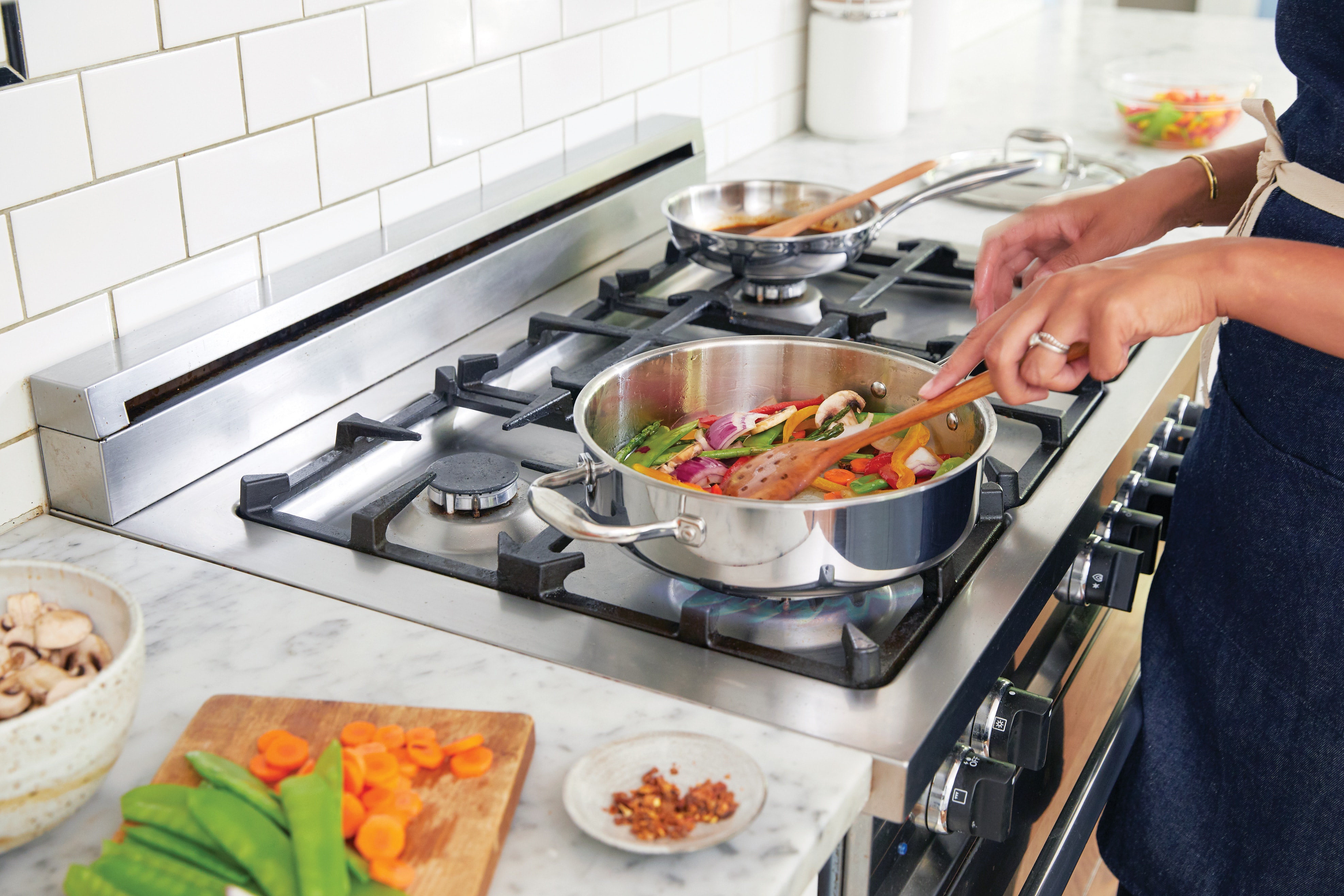 Mastering the Art of Cooking in Chinese Cooking Classes