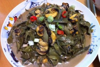 The Simple Dish--Boiled Mussels with Blackeyed-pea